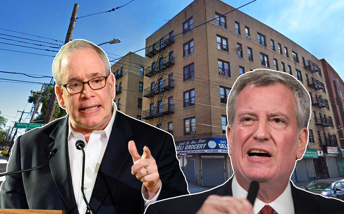 Comptroller Scott Stringer and Mayor Bill de Blasio with 710 East 243rd Street in the Bronx (Credit: Getty Images and Google Maps)