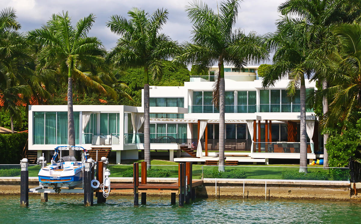 Contemporary home with a guest house in Miami Beach (Credit: iStock)