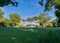 One of Long Island’s last Gatsby-era mansions is hitting the market