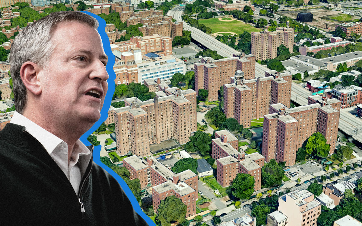 Mayor Bill de Blasio and the Ingersoll Houses at 120 Navy Walk in Brooklyn (Credit: Google Maps and Getty Images)