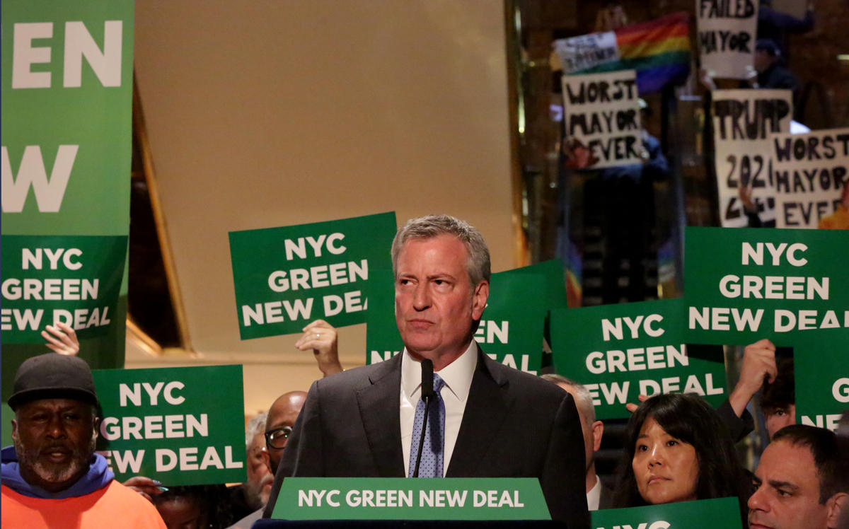 Mayor Bill de Blasio at a Green New Deal rally at Trump Tower (Credit: Getty Images)