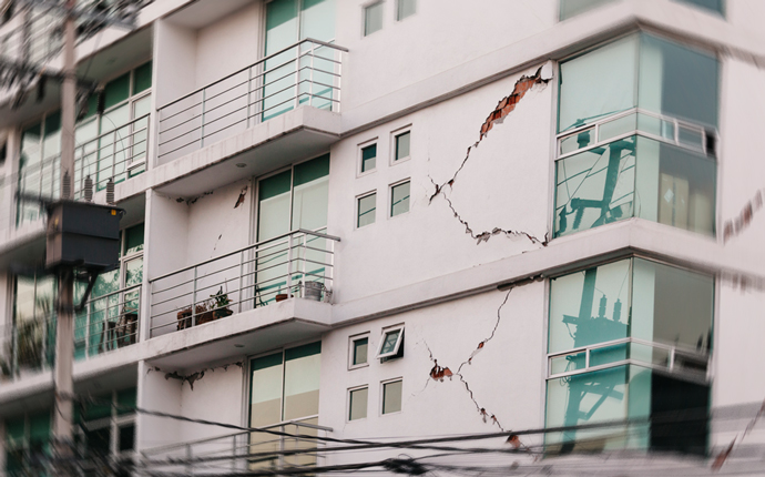 Landlords in L.A. have been retrofitting vulnerable apartments to protect them against earthquakes (Credit: iStock)