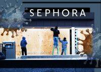 Workers board up the Time Square Sephora location (Credit: Liao Pan/China News Service via Getty Images)