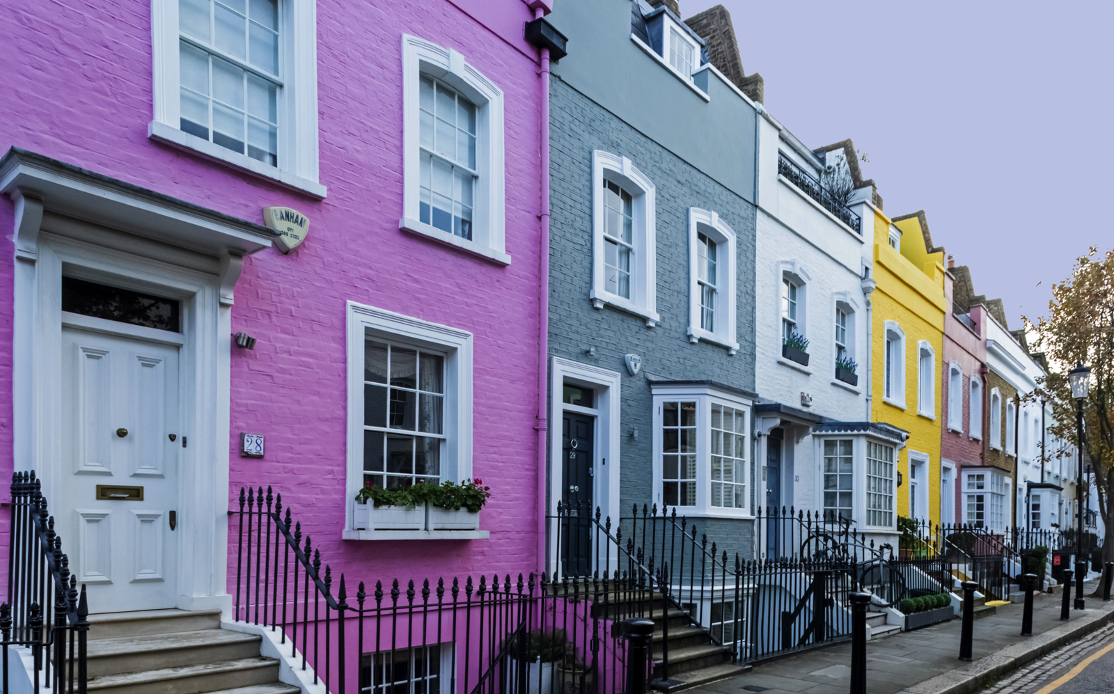 The average price of a London home rose above 500,000 pounds, or roughly $685,000, for the first time. (Getty)