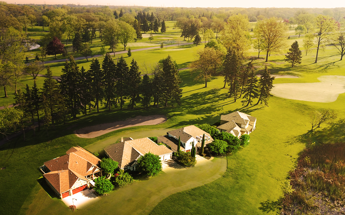 Photo illustration of the Silver Lake Country Club (Silver Lake CC, iStock/Illustration by Kevin Rebong for TRD)