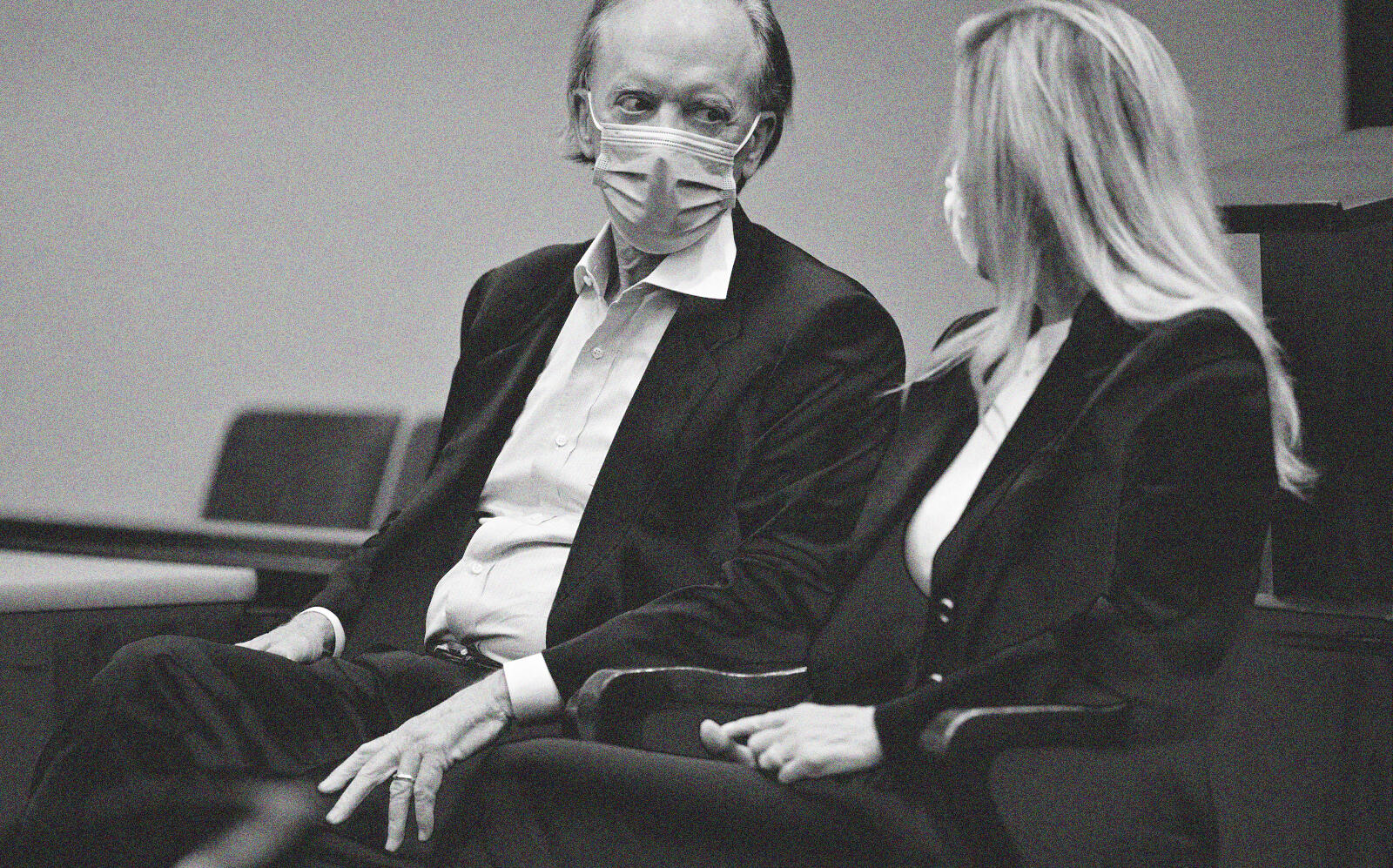 Bill and Amy Gross in Orange County Superior Court on October 1, 2021 (Getty)