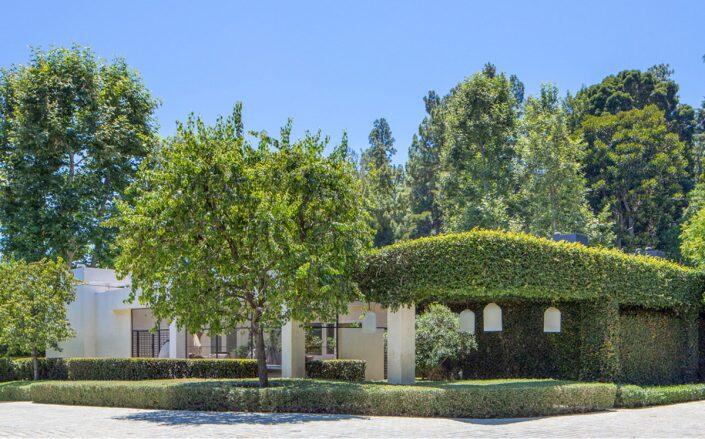 1196 Cabrillo Drive in Beverly Hills (Westside Estate Agency)