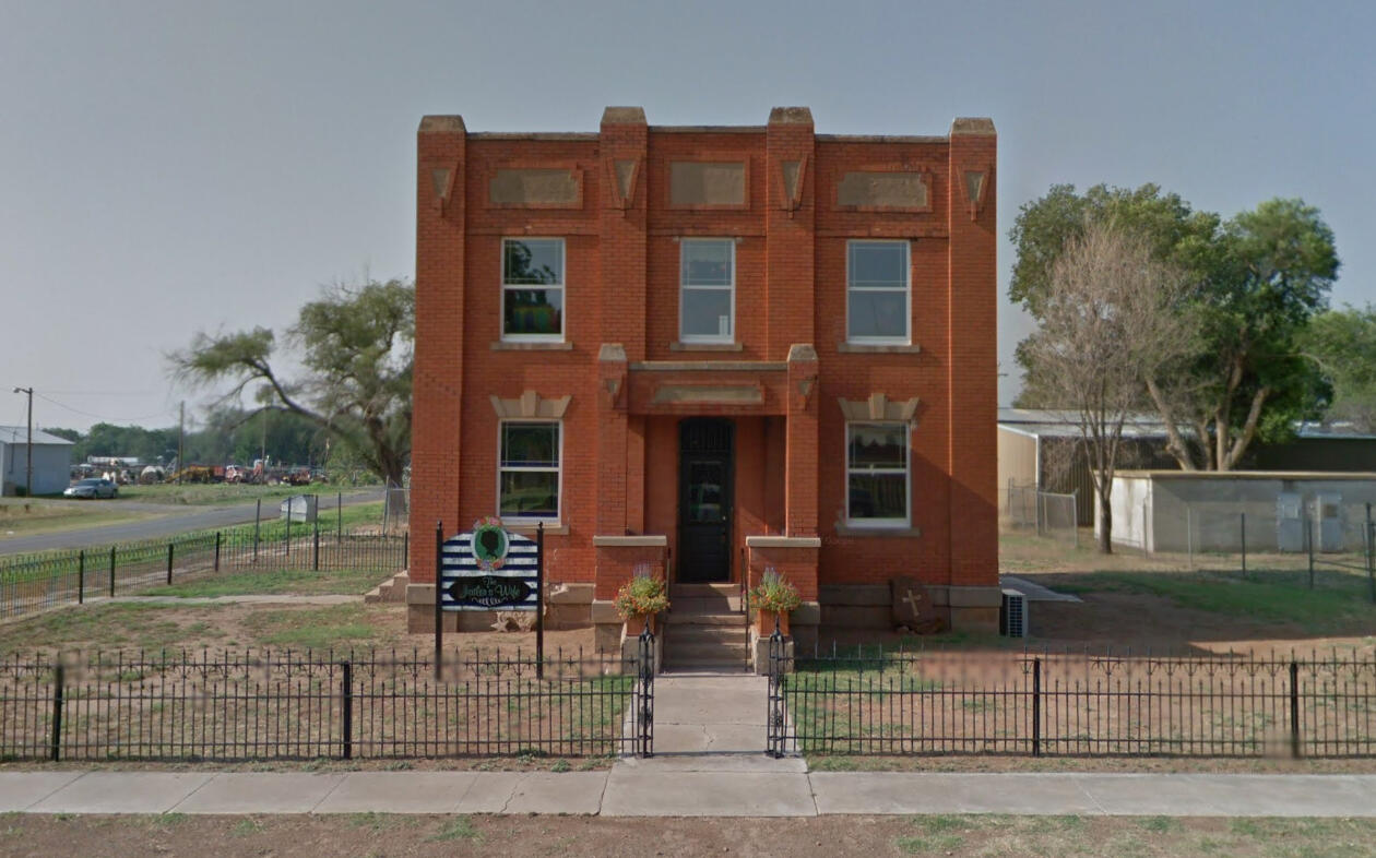 This historic jailhouse in Memphis, Texas. (Google)