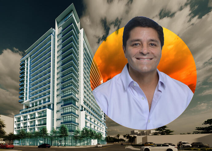 Raimundo Onetto, CEO of Alta Developers, with a rendering of the project (Behar Font & Partners, Alta)