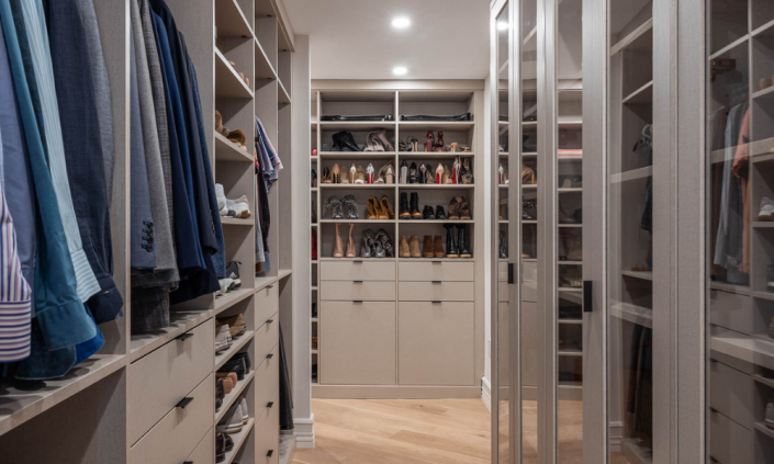 25 Best Small Closet Ideas to Borrow From Professional Designers