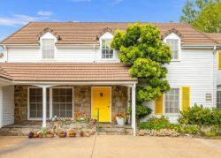 Betty White's Brentwood home sells for 100K above asking price