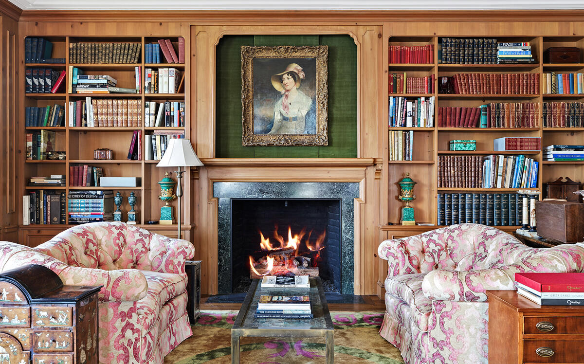 The gas fireplace in the former home of Greta Garbo. (DDreps)