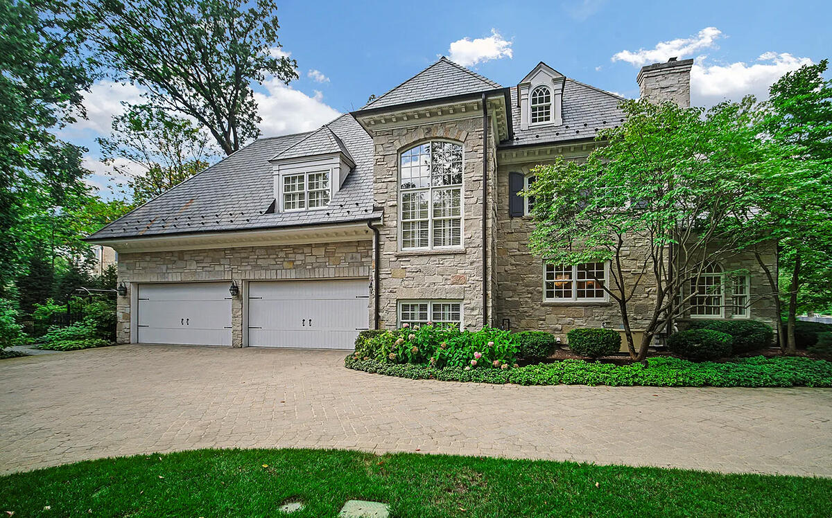 The Hinsdale home (Zillow)
