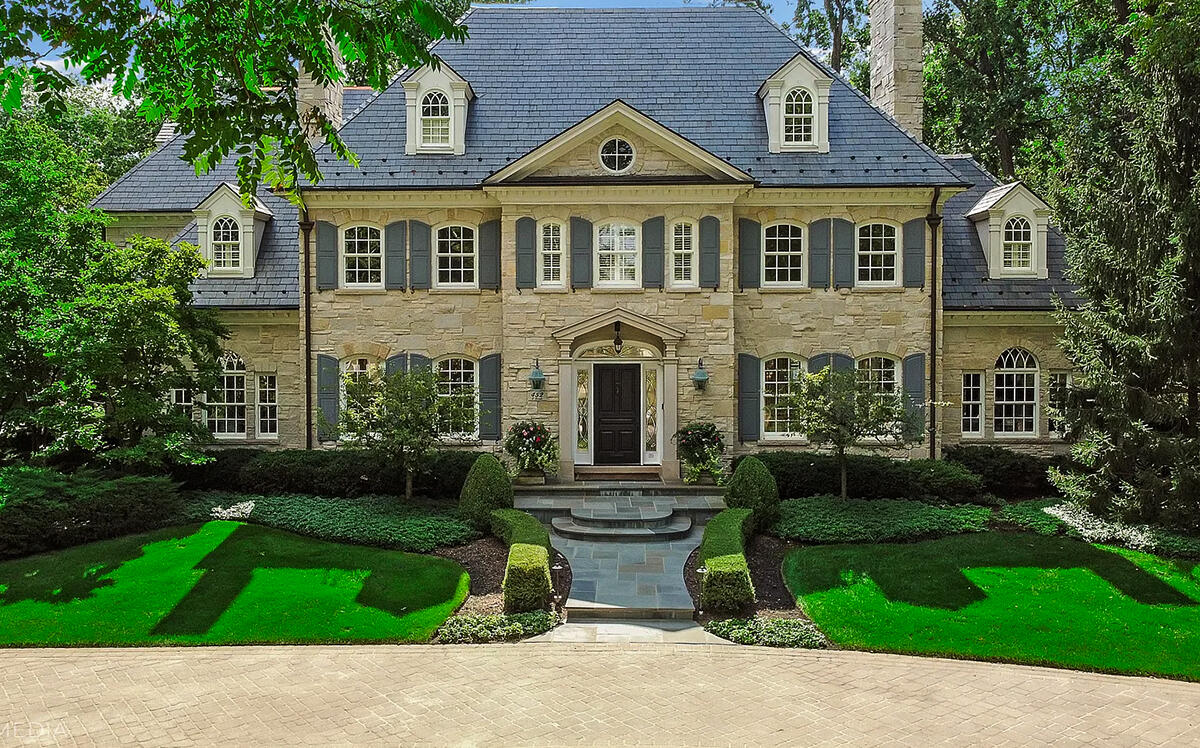 The Hinsdale home (Zillow)
