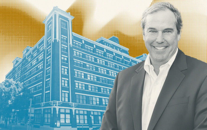 Charter Holdings' Ray Washburne with Founders Square, 900 Jackson Street