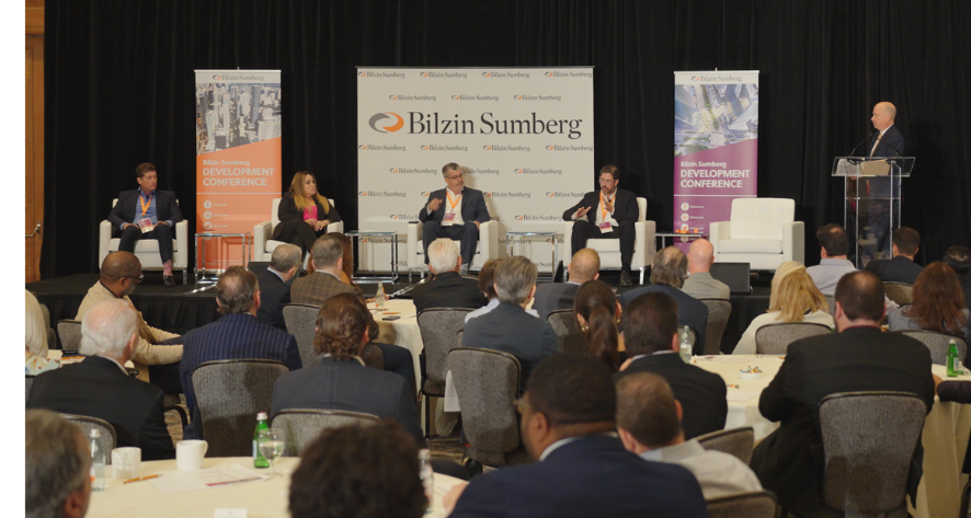 Felix Rodriguez moderates a discussion with development industry professionals Lissette Calderon, Asi Cymbal, Peter LaPointe, and David Martin on current opportunities and challenges in serving South Florida’s market.